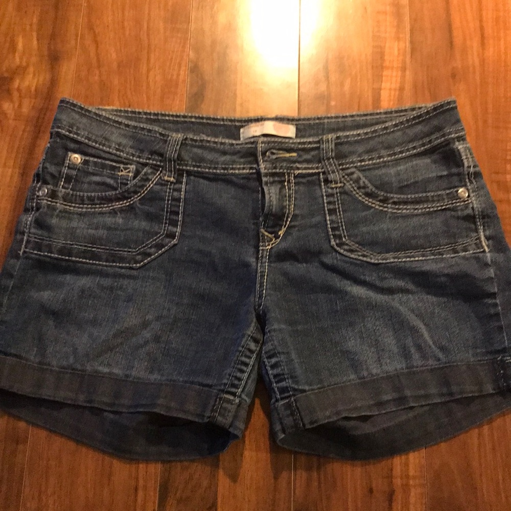No boundaries Size 13 Women Jean Shorts